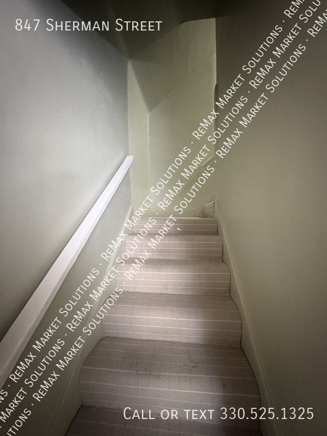 Building Photo - 847 Sherman St