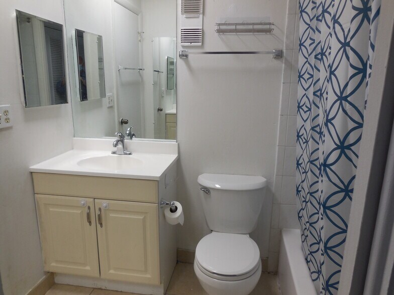 Building Photo - 5252 Bosque Ln