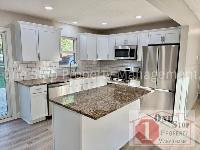 Building Photo - 4-Bedroom, 2.5-Bathroom home in Independence