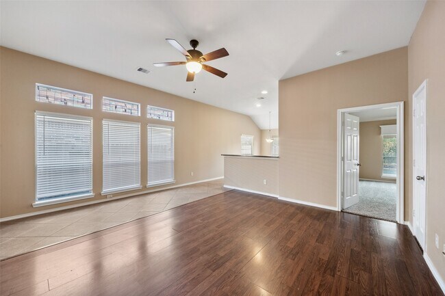 Building Photo - 9307 Sunlit Park Dr