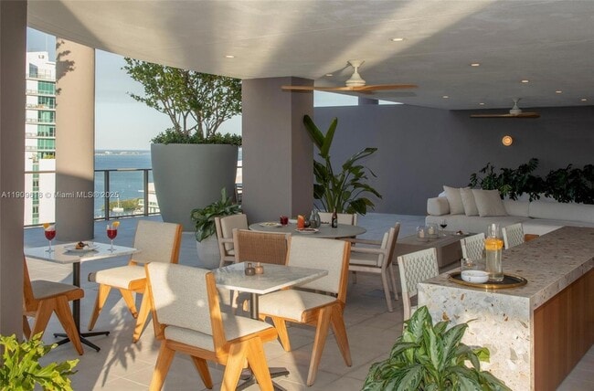 Building Photo - 2678 Tigertail Ave