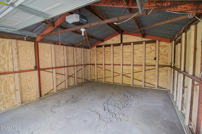 Building Photo - 50 New Shaker Rd