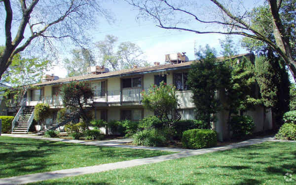 Building Photo - Las Palmas Apartments