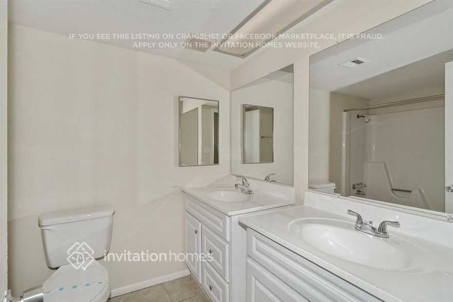 Building Photo - 7341 W Shangri La Rd