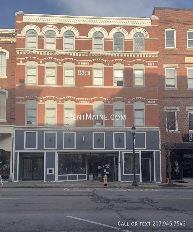 Building Photo - 35 Main St