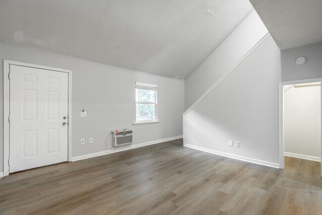 Building Photo - 4499 Delashmitt Rd