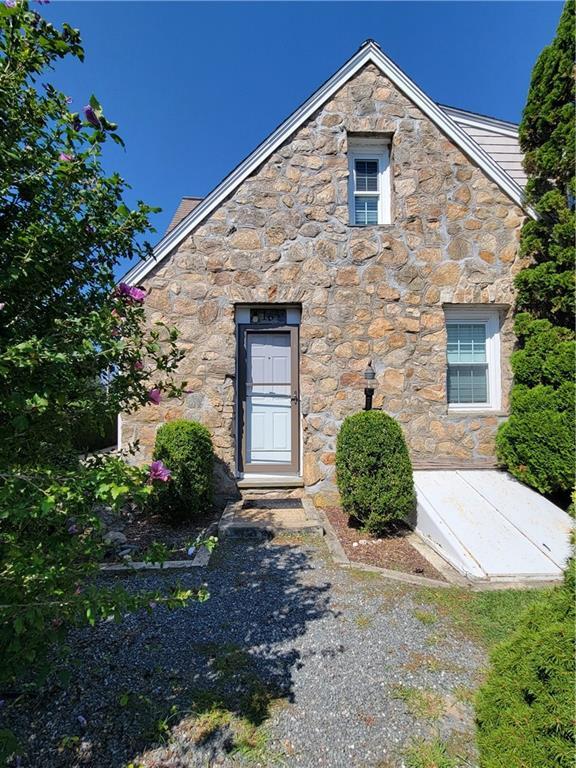 Building Photo - 152 Tuckerman Ave