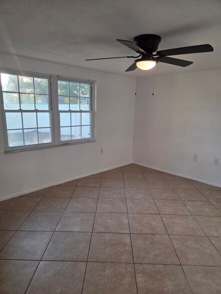 Building Photo - 9125 Hunt Club Ln