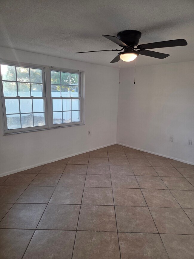Building Photo - 9125 Hunt Club Ln