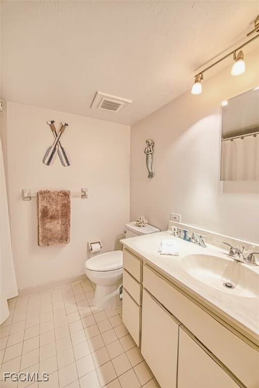 Building Photo - 226 3rd St