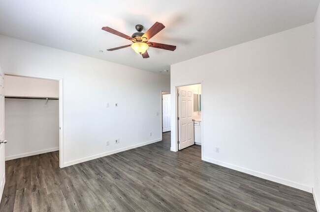 Building Photo - MUST SEE 3 bedroom Home!