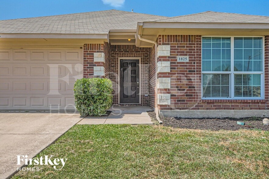 Building Photo - 1825 Ridgecrest Dr