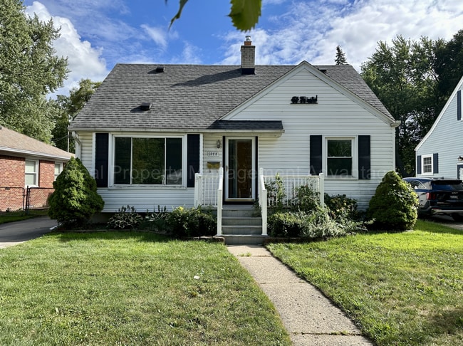 Building Photo - Spacious 4-Bedroom, 2-Bath Home in Clawson – Minutes from Downtown!