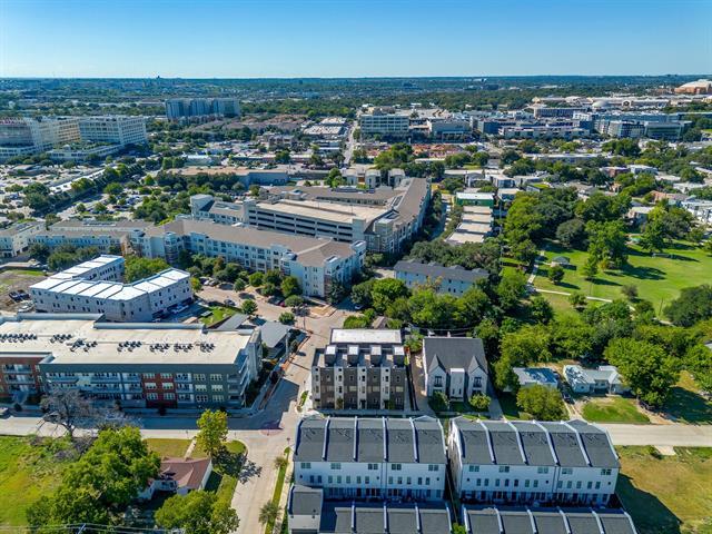 Building Photo - 302 Foch St