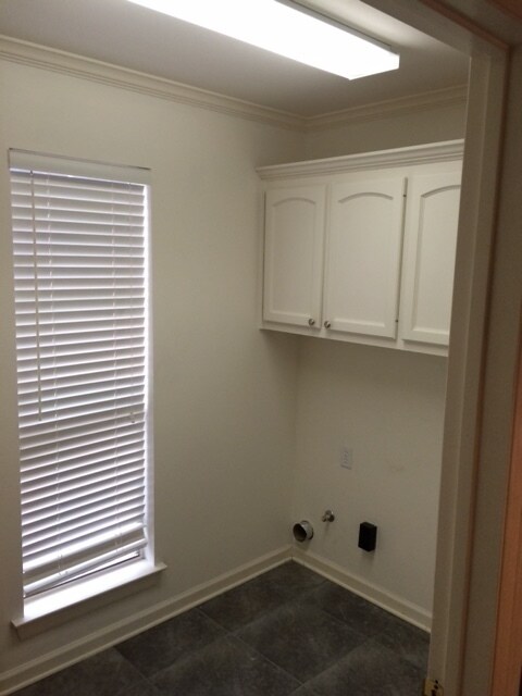 Building Photo - 3948 Preakness Dr