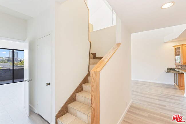 Building Photo - 2324 S Beverly Glen Blvd