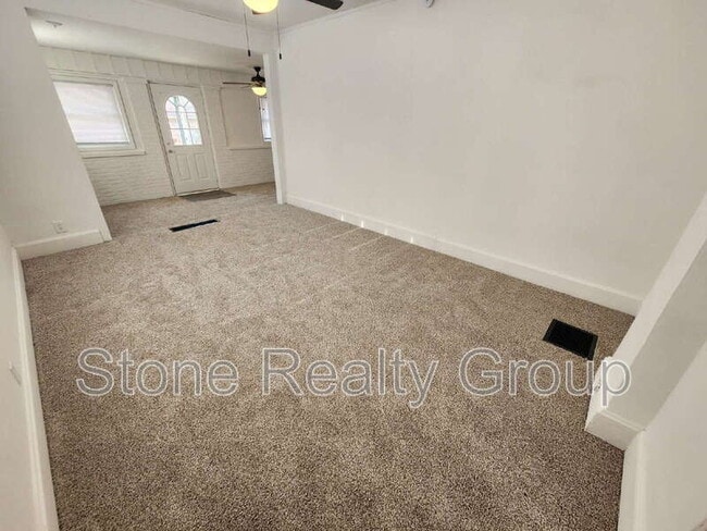 Building Photo - 4412 S 12th St