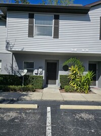 Building Photo - Move in Special, Half off 1st Month's Rent!