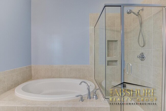 Building Photo - 112 Cahors Trail