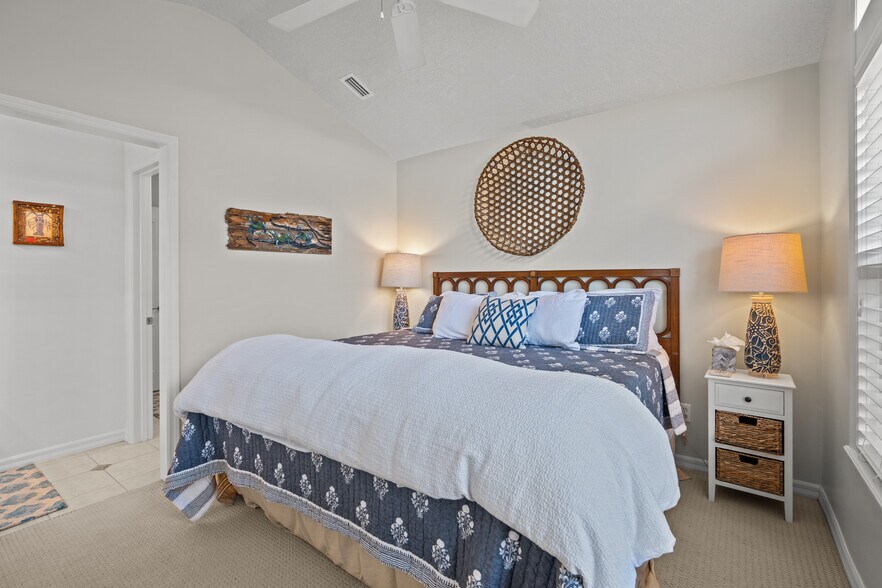 Building Photo - 788 Ocean Palm Way