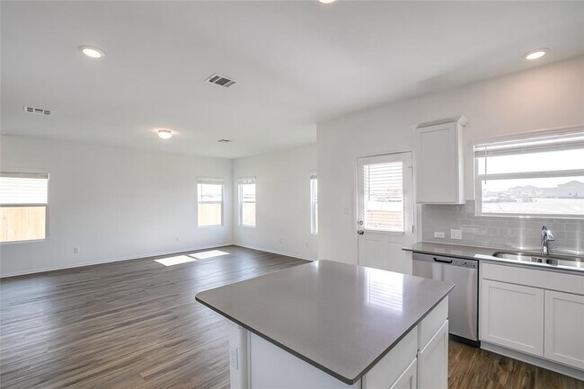 Building Photo - 140 Joe Kidd Ln