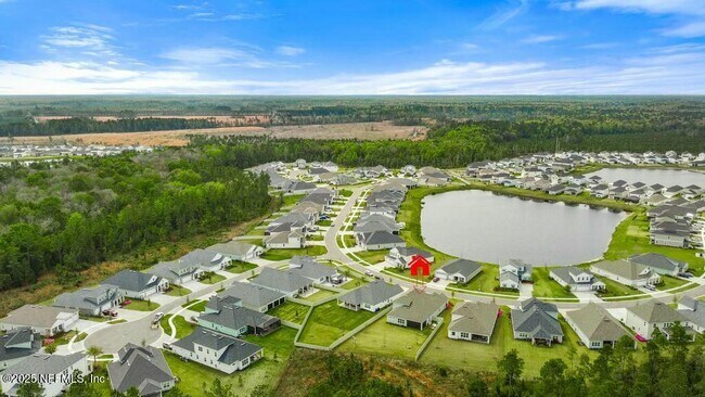 Building Photo - 113 Daymark Ln