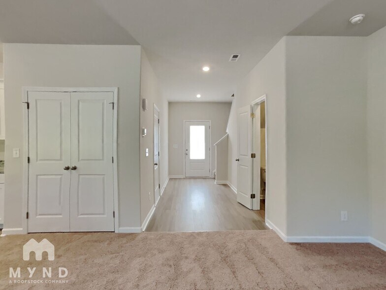 Building Photo - 79 Taverners Ln