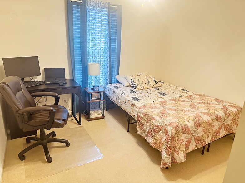 Building Photo - 3003 Remington Dr