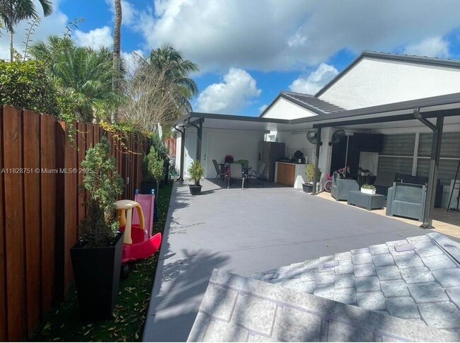 Building Photo - 8020 SW 158th Pl