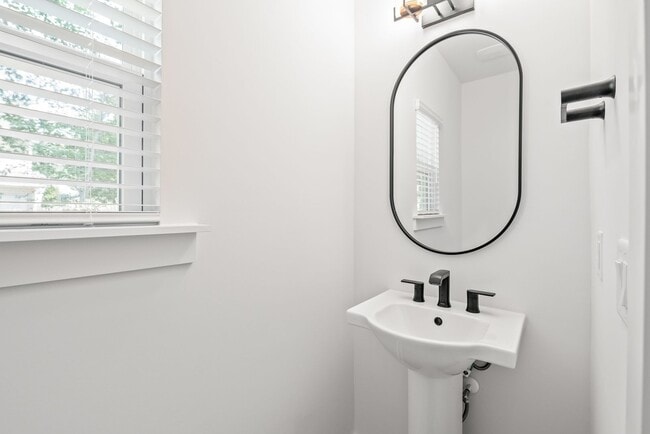 Building Photo - Bright & Modern New Construction Townhome ...