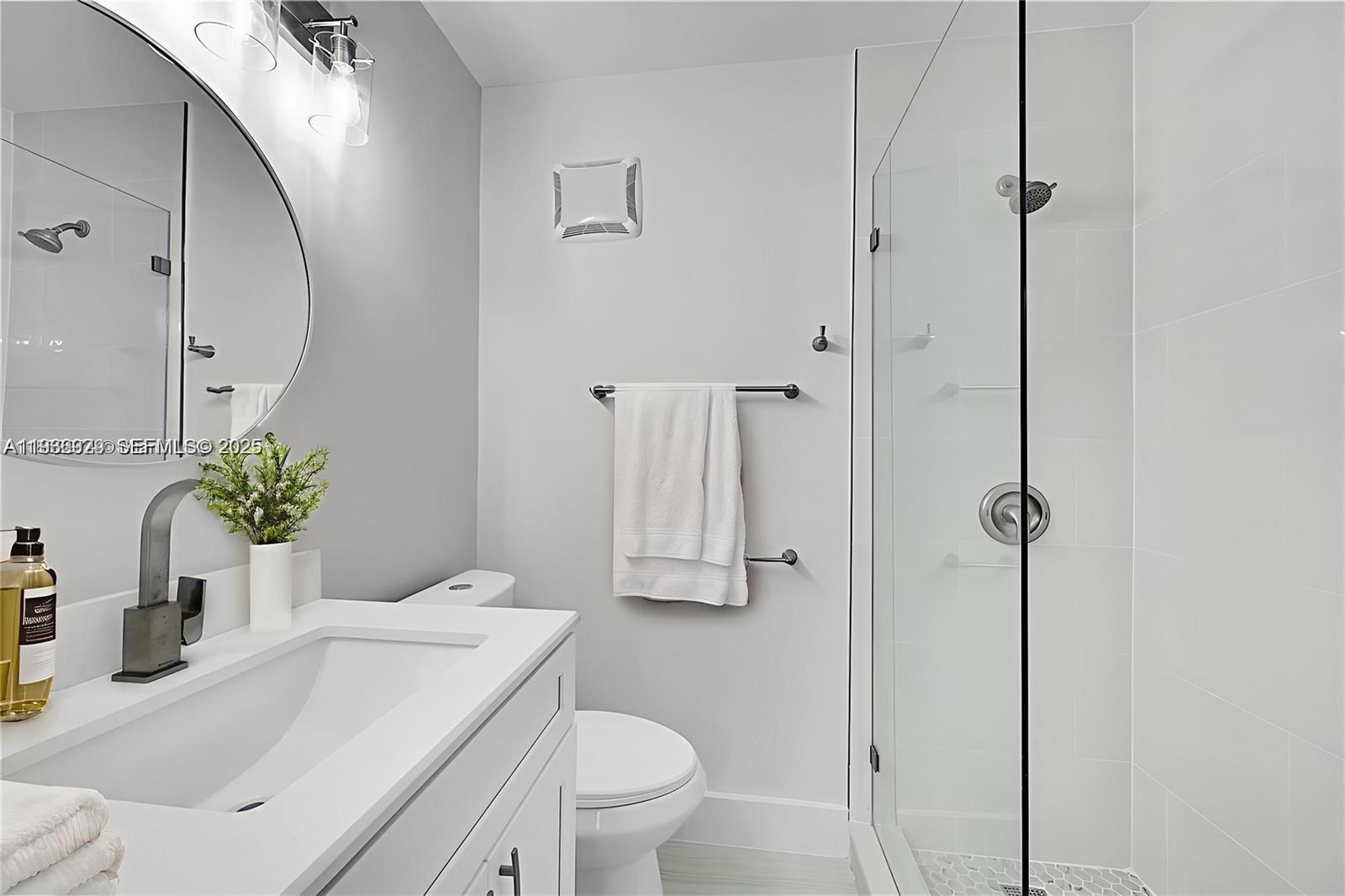 Building Photo - 2699 NE 15th St