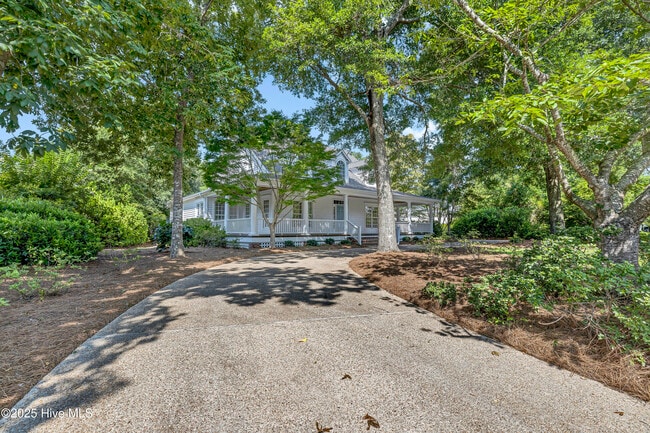 Building Photo - 844 Arboretum Dr