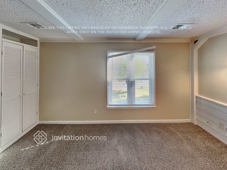 Building Photo - 1212 Summit Chase Dr SW