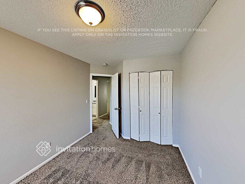 Building Photo - 8885 Cloverleaf Cir