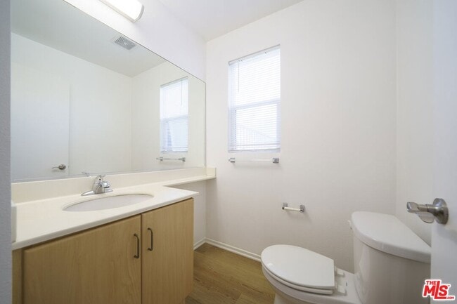 Building Photo - 121 Cancion Way