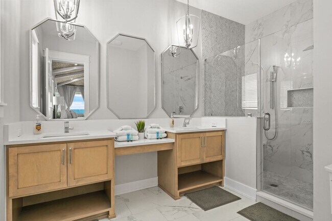 Building Photo - 14300 Front Beach Rd