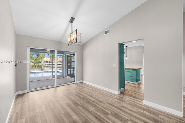 Building Photo - 1151 NW 78th Ave