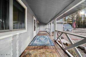 Building Photo - 463 Larson Rd