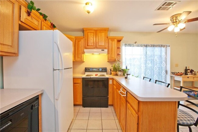Building Photo - 15601 Hebbe Ln