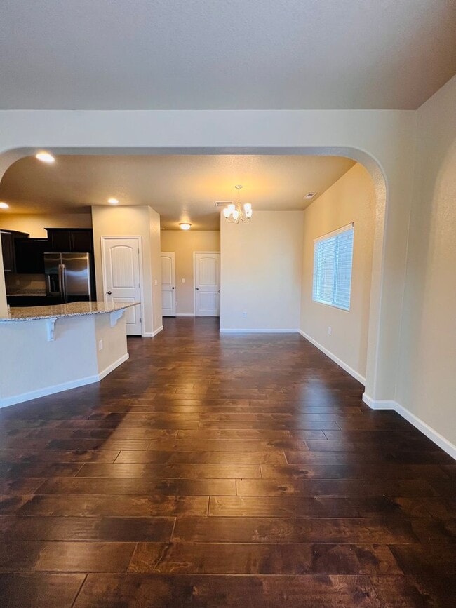 Building Photo - 5640 Shamrock Heights