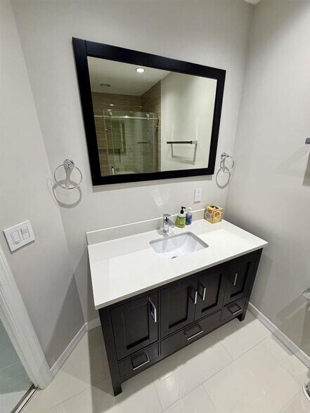 Master Bathroom - 603 S Dakota Ave