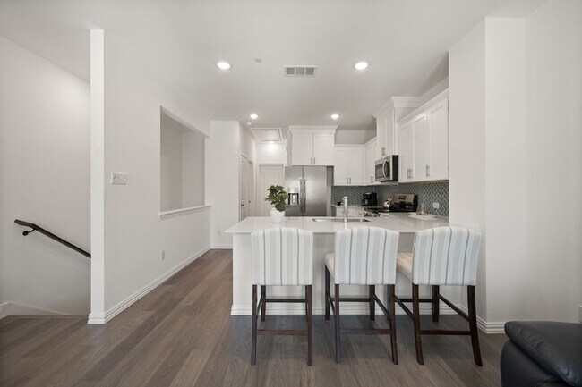 Building Photo - 5243 Legacy St
