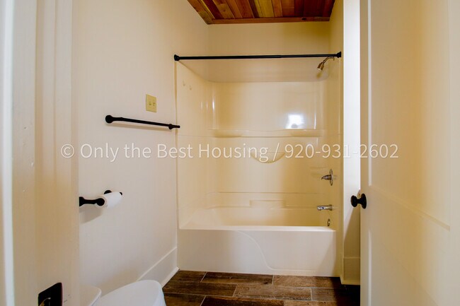 Building Photo - 728 Franklin St