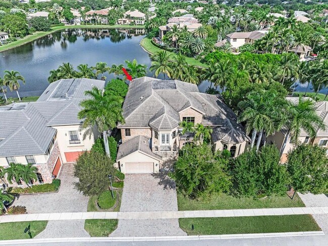 Building Photo - 10513 Versailles Blvd