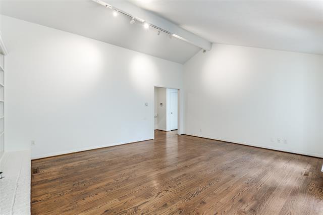 Building Photo - 3101 Lovers Ln