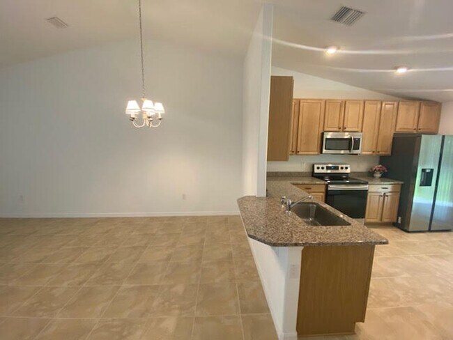 Building Photo - 27 Pony Ln