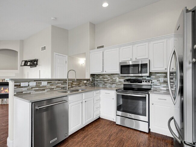 Building Photo - $2,395.00 - 3 Bedrooms, 2Bathrooms, Condo ...