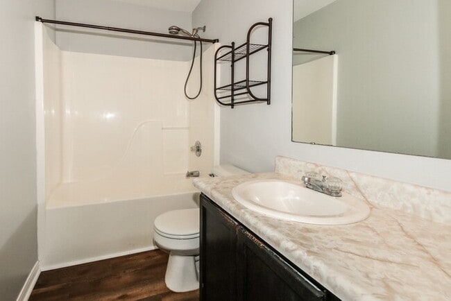 Building Photo - 3 Bedroom in Warren Township
