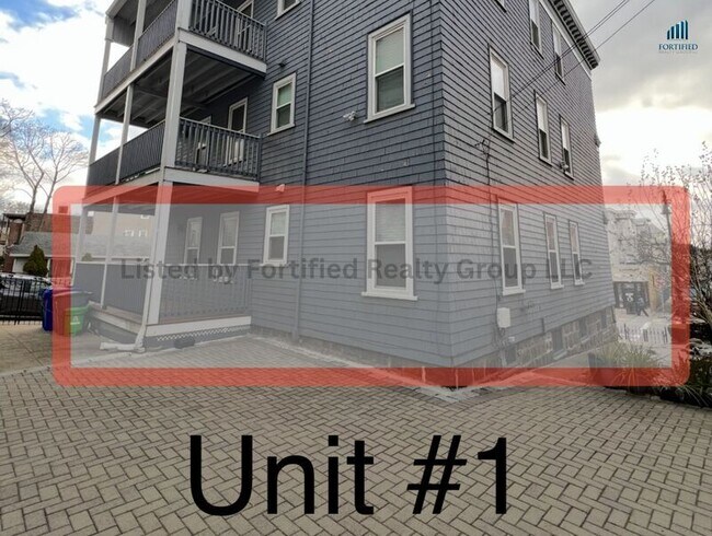 Building Photo - 142 Washington St