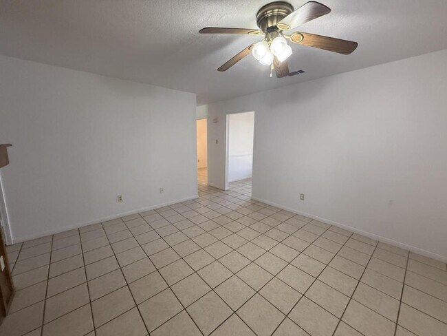 Building Photo - 205 Jason Dr